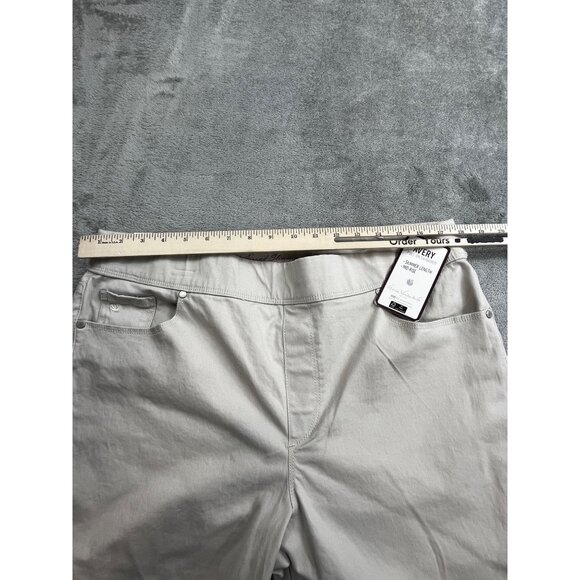 Gloria Vanderbilt "Avery" Womens Size 16 All-Around Slimming Effect Capri Pants - Picture 4 of 11